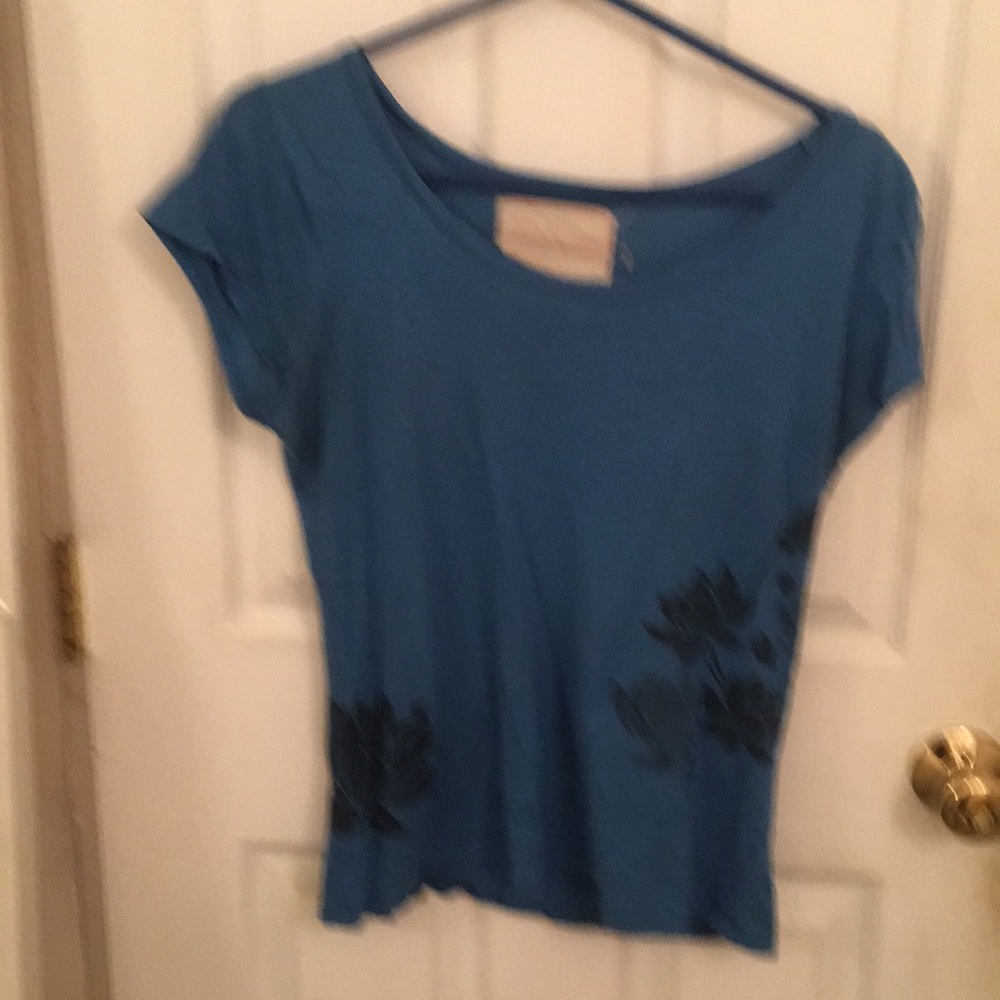 Old Navy T-Shirt
